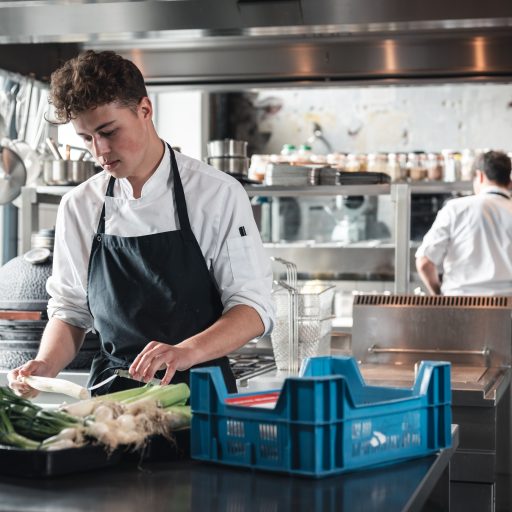 Payroll in de horeca: grip op personeel en zekerheid bij ziekte en verzuim