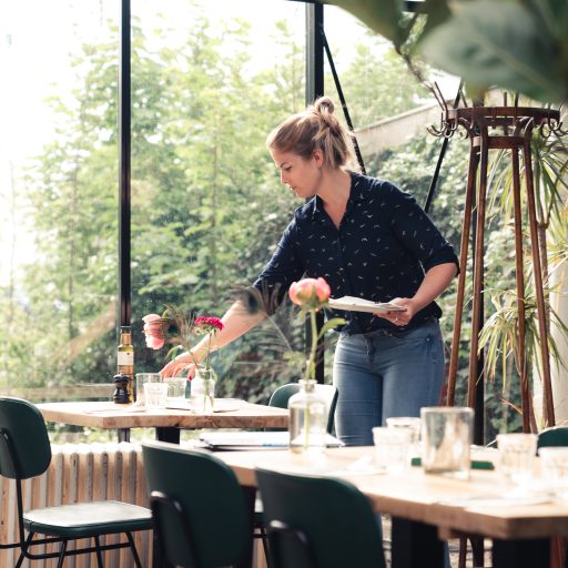 Hoe werkt payroll in de horeca en wat zijn de voordelen?